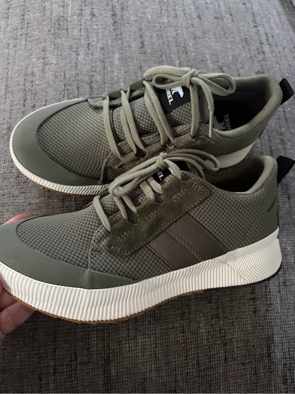 Sorel Women’s Out N About III Low-Top Sneaker Stone Green/Sea Salt Size 8.5 US